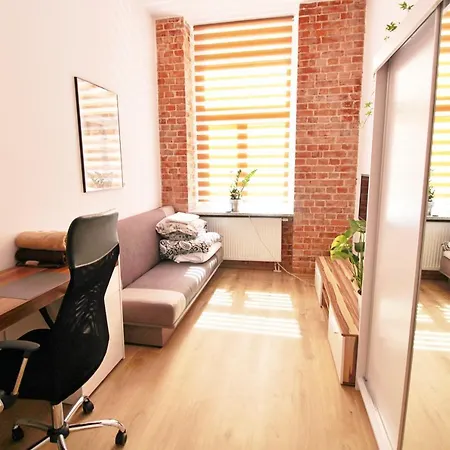 Komuny Paryskiej 62 Apartament *