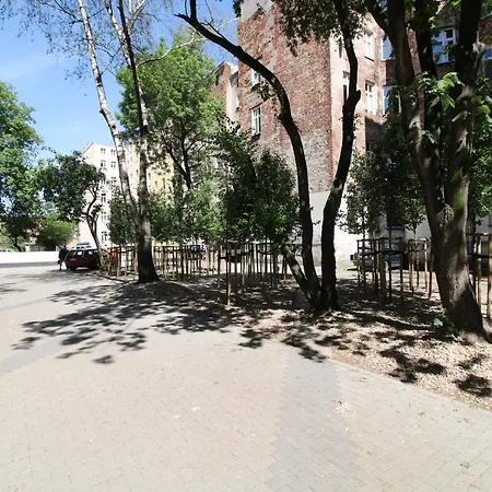Komuny Paryskiej 62 * Wrocław